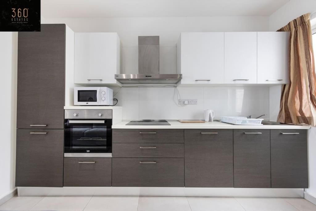 Spacious, Beautiful Central Penthouse With Bbq By 360 Estates Pieta Bagian luar foto